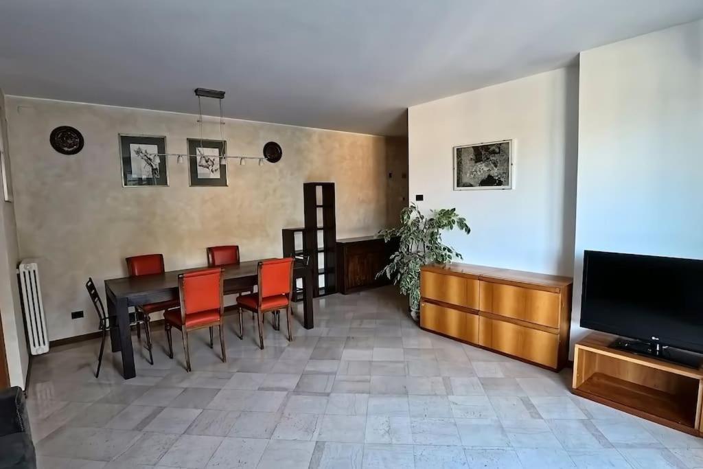Appartamento Como Con Free Parking E Wifi Bagian luar foto